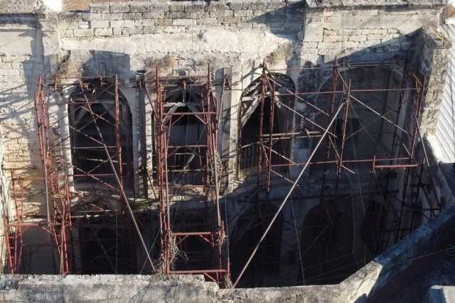 Loggiati, giardini pensili e scale monumentali: svelati i leggendari interni di Palazzo Casamassimi